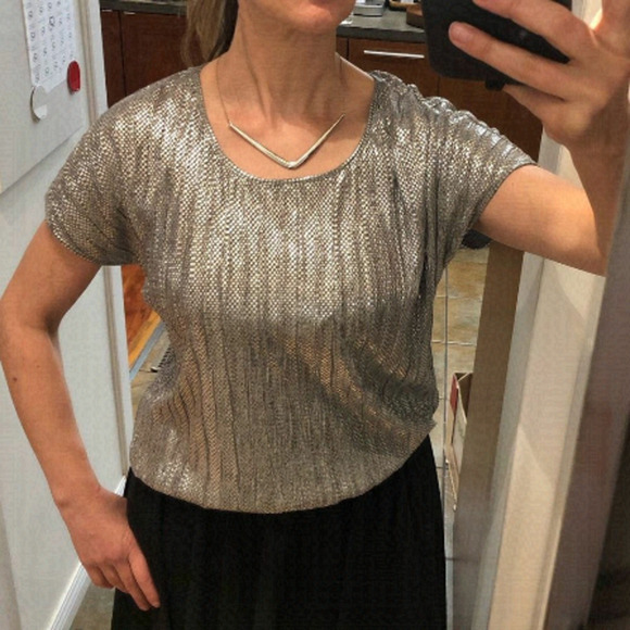 CAROLINA BELLE Metallic Silver Textured Short Sleeve Blouse Sz M - Picture 1 of 6
